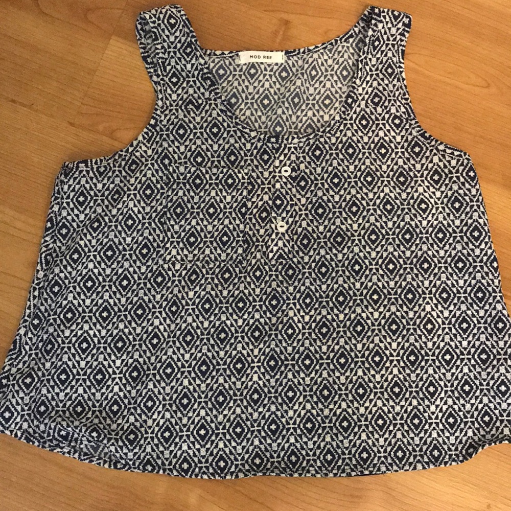 Super cute blouse!